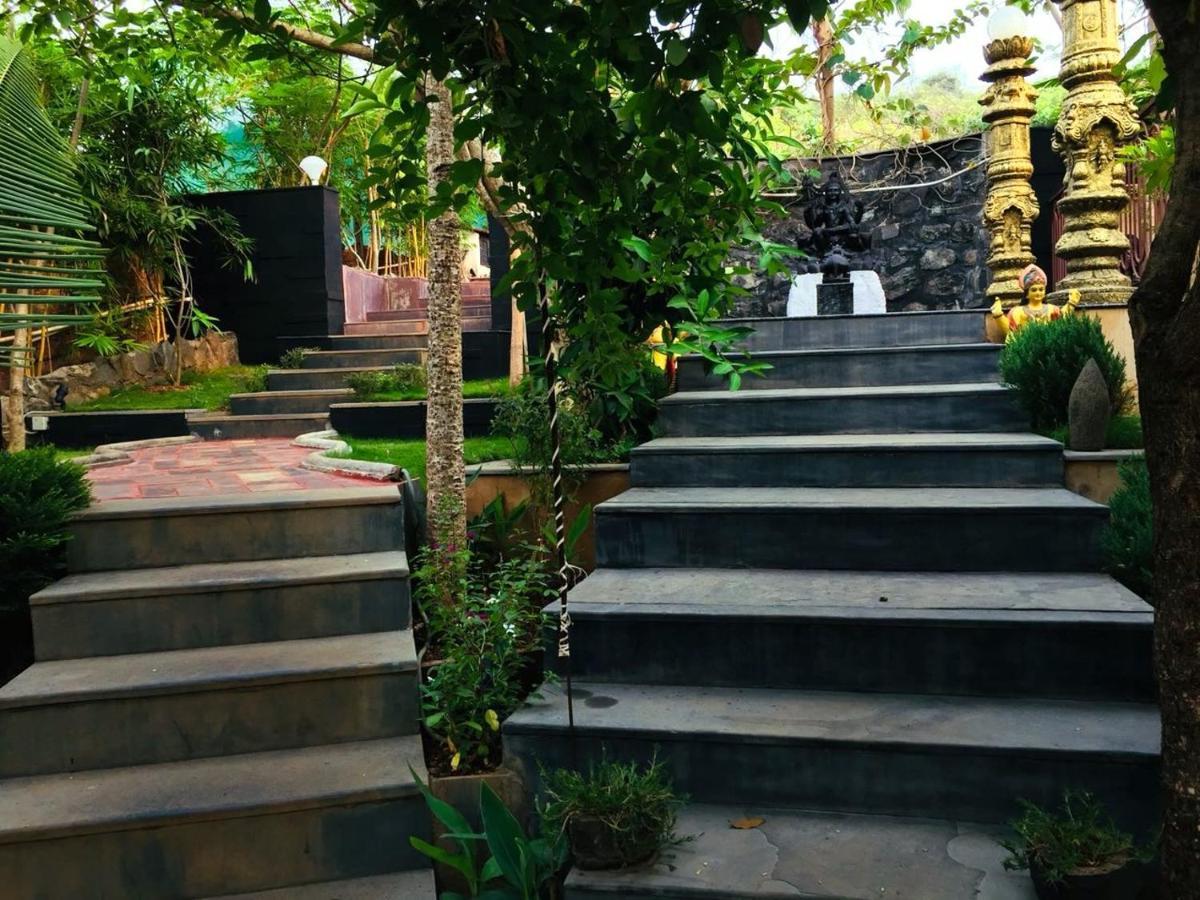 Rock Forest Goa Honeymoon Cottages Калангут Екстер'єр фото